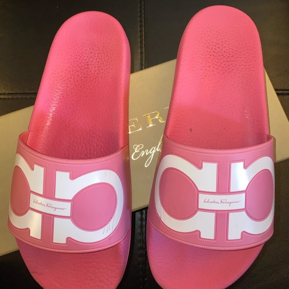 ferragamo slides women